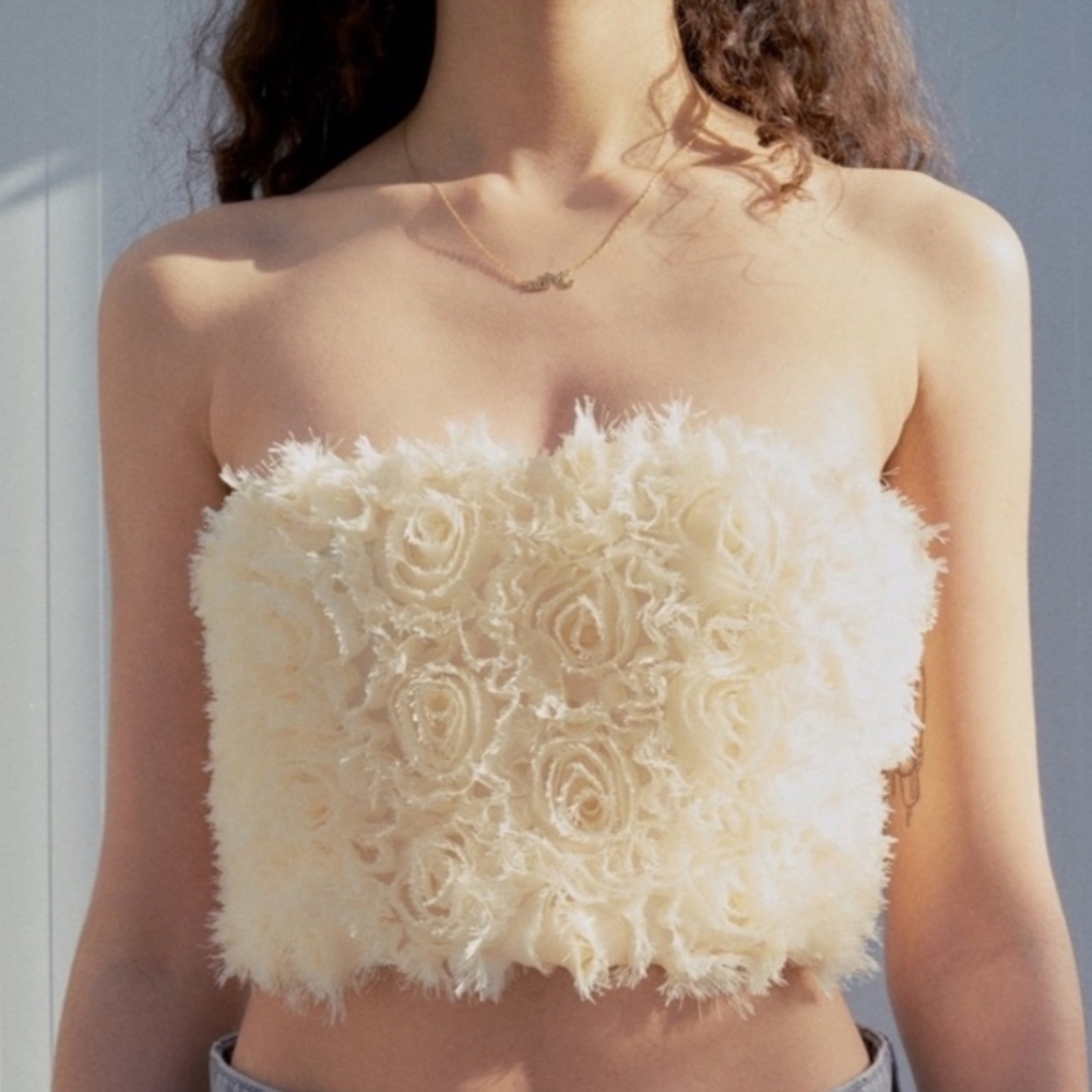 NWT Zara Cream Floral Textured Crop Top